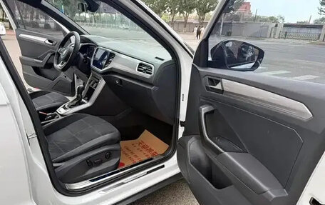 Volkswagen T-Roc I, 2023 год, 1 350 001 рублей, 14 фотография