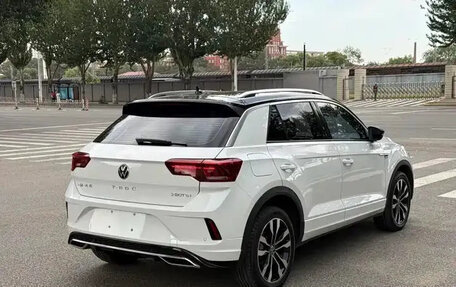 Volkswagen T-Roc I, 2023 год, 1 350 001 рублей, 4 фотография