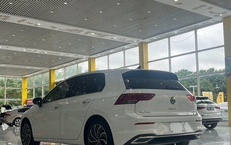 Volkswagen Golf VIII, 2022 год, 1 898 000 рублей, 7 фотография