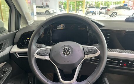 Volkswagen Golf VIII, 2022 год, 1 898 000 рублей, 12 фотография