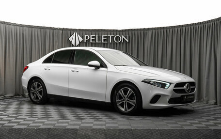 Mercedes-Benz A-Класс, 2019 год, 2 490 000 рублей, 2 фотография