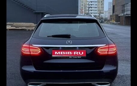 Mercedes-Benz C-Класс, 2018 год, 2 500 000 рублей, 1 фотография