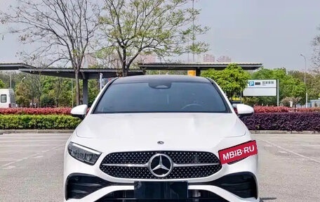 Mercedes-Benz A-Класс, 2023 год, 1 642 000 рублей, 2 фотография