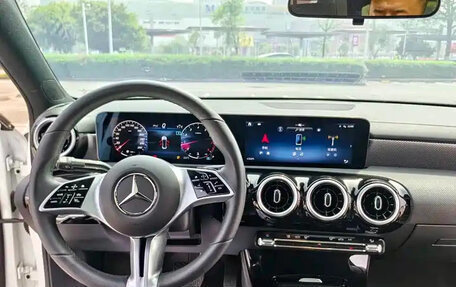 Mercedes-Benz A-Класс, 2023 год, 1 642 000 рублей, 11 фотография