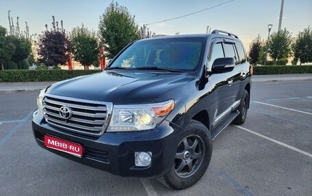 Toyota Land Cruiser 200, 2015 год, 4 200 000 рублей, 1 фотография