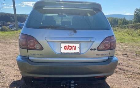 Lexus RX IV рестайлинг, 1999 год, 650 000 рублей, 3 фотография