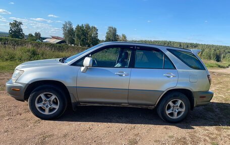 Lexus RX IV рестайлинг, 1999 год, 650 000 рублей, 2 фотография