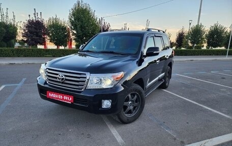 Toyota Land Cruiser 200, 2015 год, 4 200 000 рублей, 2 фотография