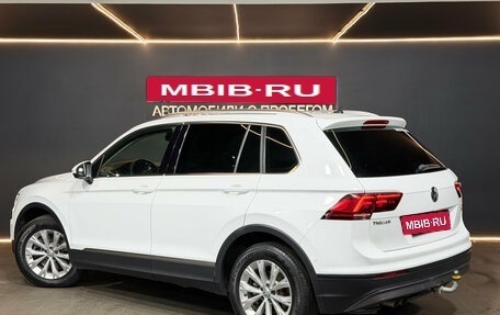 Volkswagen Tiguan II, 2017 год, 2 495 000 рублей, 4 фотография