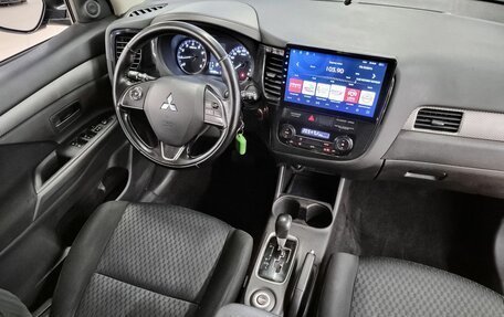 Mitsubishi Outlander III рестайлинг 3, 2015 год, 1 539 000 рублей, 16 фотография