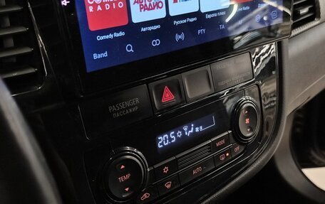 Mitsubishi Outlander III рестайлинг 3, 2015 год, 1 539 000 рублей, 11 фотография