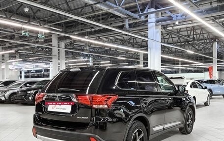 Mitsubishi Outlander III рестайлинг 3, 2015 год, 1 539 000 рублей, 3 фотография