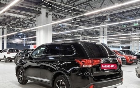 Mitsubishi Outlander III рестайлинг 3, 2015 год, 1 539 000 рублей, 4 фотография