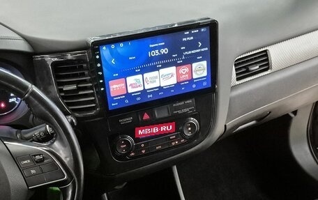 Mitsubishi Outlander III рестайлинг 3, 2015 год, 1 539 000 рублей, 13 фотография