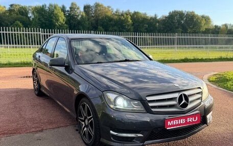 Mercedes-Benz C-Класс, 2013 год, 1 350 000 рублей, 1 фотография