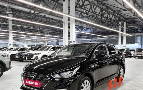 Hyundai Solaris II рестайлинг, 2017 год, 1 049 000 рублей, 1 фотография