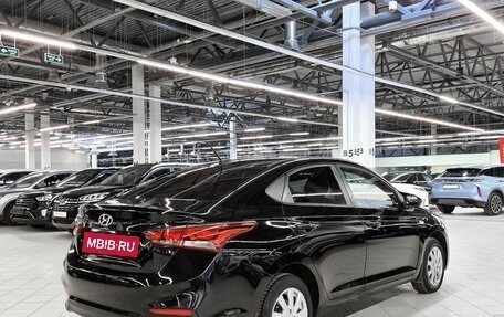 Hyundai Solaris II рестайлинг, 2017 год, 1 049 000 рублей, 3 фотография