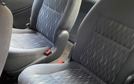 Ford Galaxy II, 2001 год, 390 000 рублей, 17 фотография