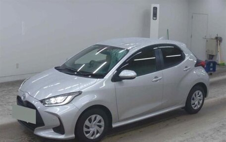 Toyota Yaris, 2021 год, 1 000 000 рублей, 2 фотография