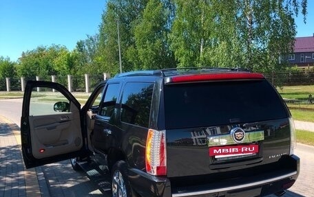 Cadillac Escalade III, 2012 год, 1 800 000 рублей, 3 фотография