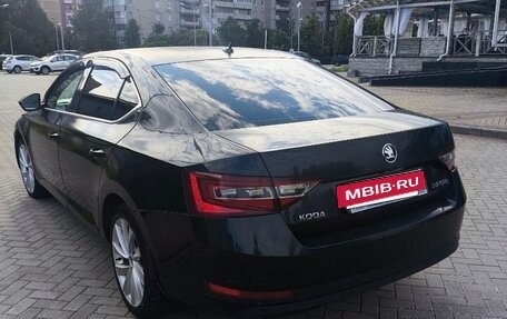 Skoda Superb III рестайлинг, 2019 год, 1 100 000 рублей, 7 фотография