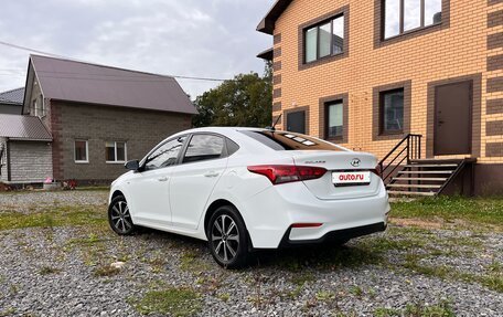 Hyundai Solaris II рестайлинг, 2017 год, 999 990 рублей, 3 фотография