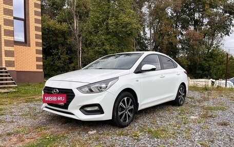 Hyundai Solaris II рестайлинг, 2017 год, 999 990 рублей, 2 фотография