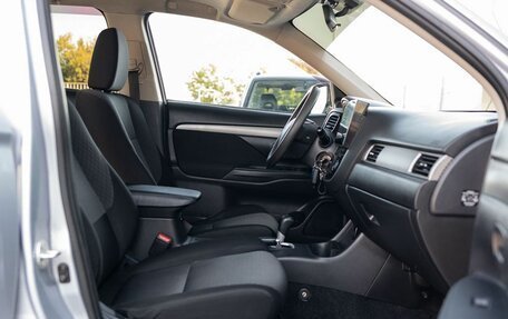 Mitsubishi Outlander III рестайлинг 3, 2013 год, 1 500 000 рублей, 18 фотография