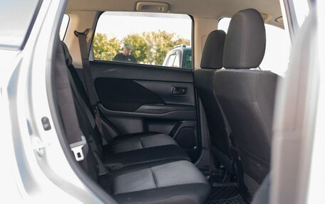 Mitsubishi Outlander III рестайлинг 3, 2013 год, 1 500 000 рублей, 17 фотография