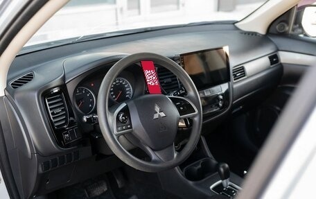 Mitsubishi Outlander III рестайлинг 3, 2013 год, 1 500 000 рублей, 11 фотография