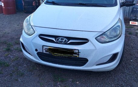 Hyundai Solaris II рестайлинг, 2013 год, 290 000 рублей, 4 фотография