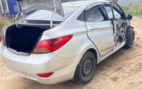 Hyundai Solaris II рестайлинг, 2013 год, 250 000 рублей, 3 фотография