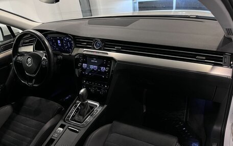 Volkswagen Passat B8 рестайлинг, 2018 год, 2 682 000 рублей, 12 фотография