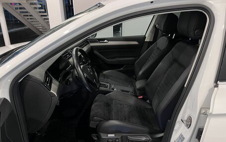 Volkswagen Passat B8 рестайлинг, 2018 год, 2 682 000 рублей, 16 фотография