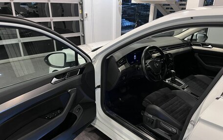 Volkswagen Passat B8 рестайлинг, 2018 год, 2 682 000 рублей, 21 фотография