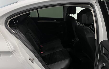 Volkswagen Passat B8 рестайлинг, 2018 год, 2 682 000 рублей, 17 фотография