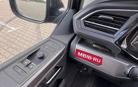 Volkswagen Multivan T6 рестайлинг, 2021 год, 8 500 000 рублей, 8 фотография