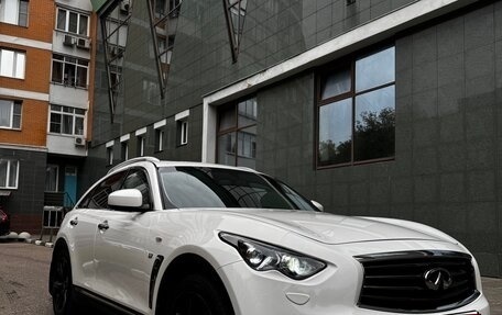 Infiniti QX70, 2014 год, 2 800 000 рублей, 2 фотография
