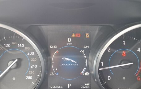 Jaguar F-Pace, 2017 год, 2 100 000 рублей, 15 фотография