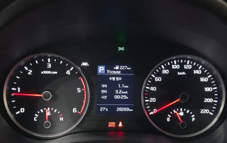 KIA Stonic, 2017 год, 1 598 000 рублей, 9 фотография