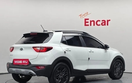 KIA Stonic, 2017 год, 1 598 000 рублей, 2 фотография