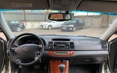 Toyota Camry V40, 2005 год, 650 000 рублей, 1 фотография