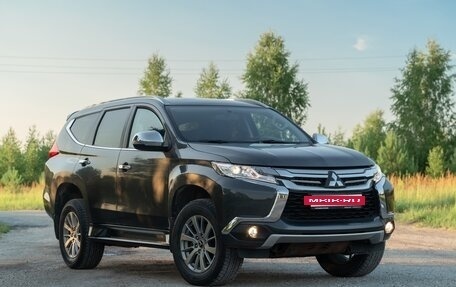 Mitsubishi Pajero Sport III рестайлинг, 2018 год, 3 800 000 рублей, 10 фотография
