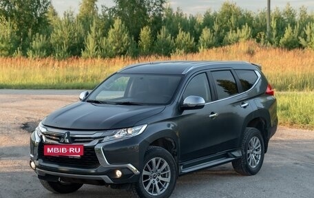 Mitsubishi Pajero Sport III рестайлинг, 2018 год, 3 800 000 рублей, 3 фотография