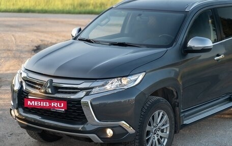 Mitsubishi Pajero Sport III рестайлинг, 2018 год, 3 800 000 рублей, 9 фотография