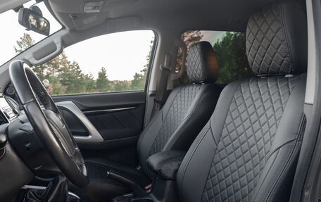Mitsubishi Pajero Sport III рестайлинг, 2018 год, 3 800 000 рублей, 26 фотография