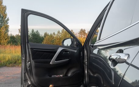 Mitsubishi Pajero Sport III рестайлинг, 2018 год, 3 800 000 рублей, 24 фотография