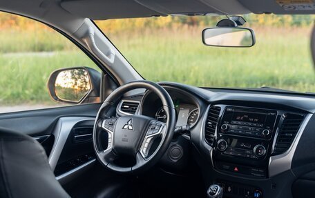 Mitsubishi Pajero Sport III рестайлинг, 2018 год, 3 800 000 рублей, 37 фотография