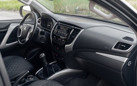 Mitsubishi Pajero Sport III рестайлинг, 2018 год, 3 800 000 рублей, 31 фотография