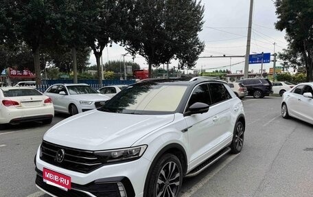 Volkswagen T-Roc I, 2022 год, 1 850 000 рублей, 1 фотография